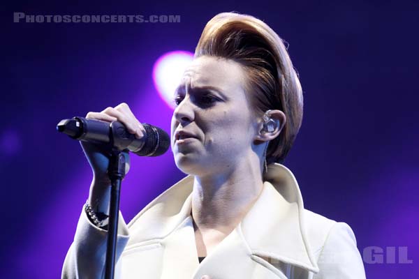 LA ROUX - 2014-08-24 - SAINT CLOUD - Domaine National - Scene de la Cascade - 